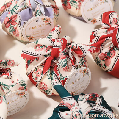 Dobra cena. Mydło perfumowane do kąpieli o średnicy 8 cm, 165g, nawilżające, okrągłe w Internecie